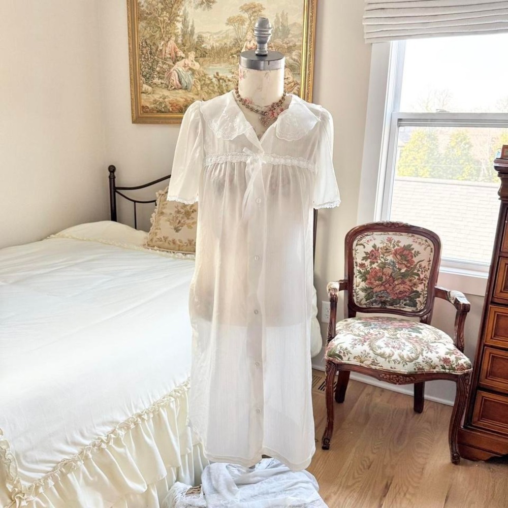 White lace slip dress  70s ivory nylon housecoat‎ Quiet Moments size small